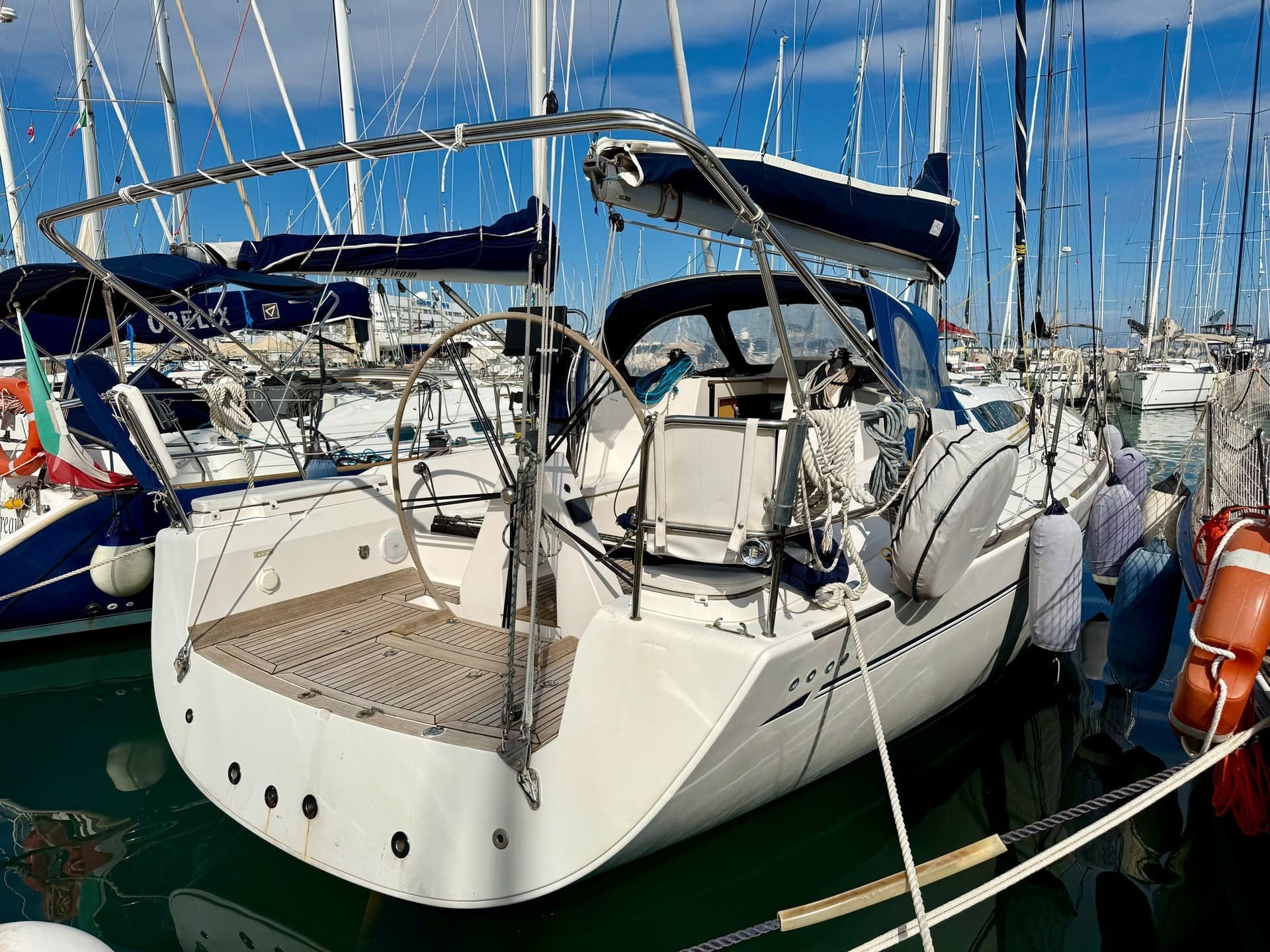 Elan Line Elan 410 - Interior View Elan Line Elan 410 - Interior View