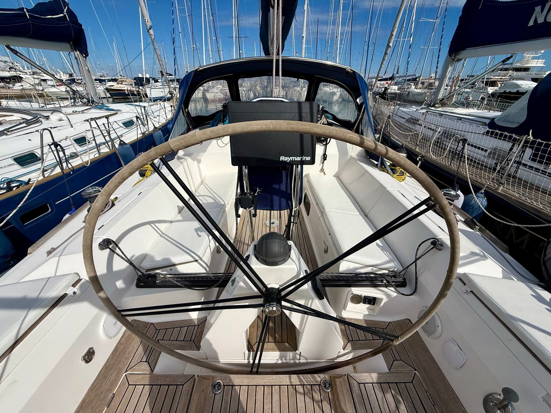 Elan Line Elan 410 - Deck View Elan Line Elan 410 - Deck View