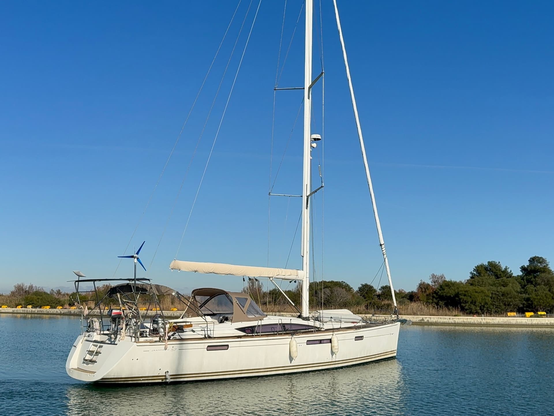 Jeanneau Jeanneau 57 - Detail View 1 Jeanneau Jeanneau 57 - Detail View 1