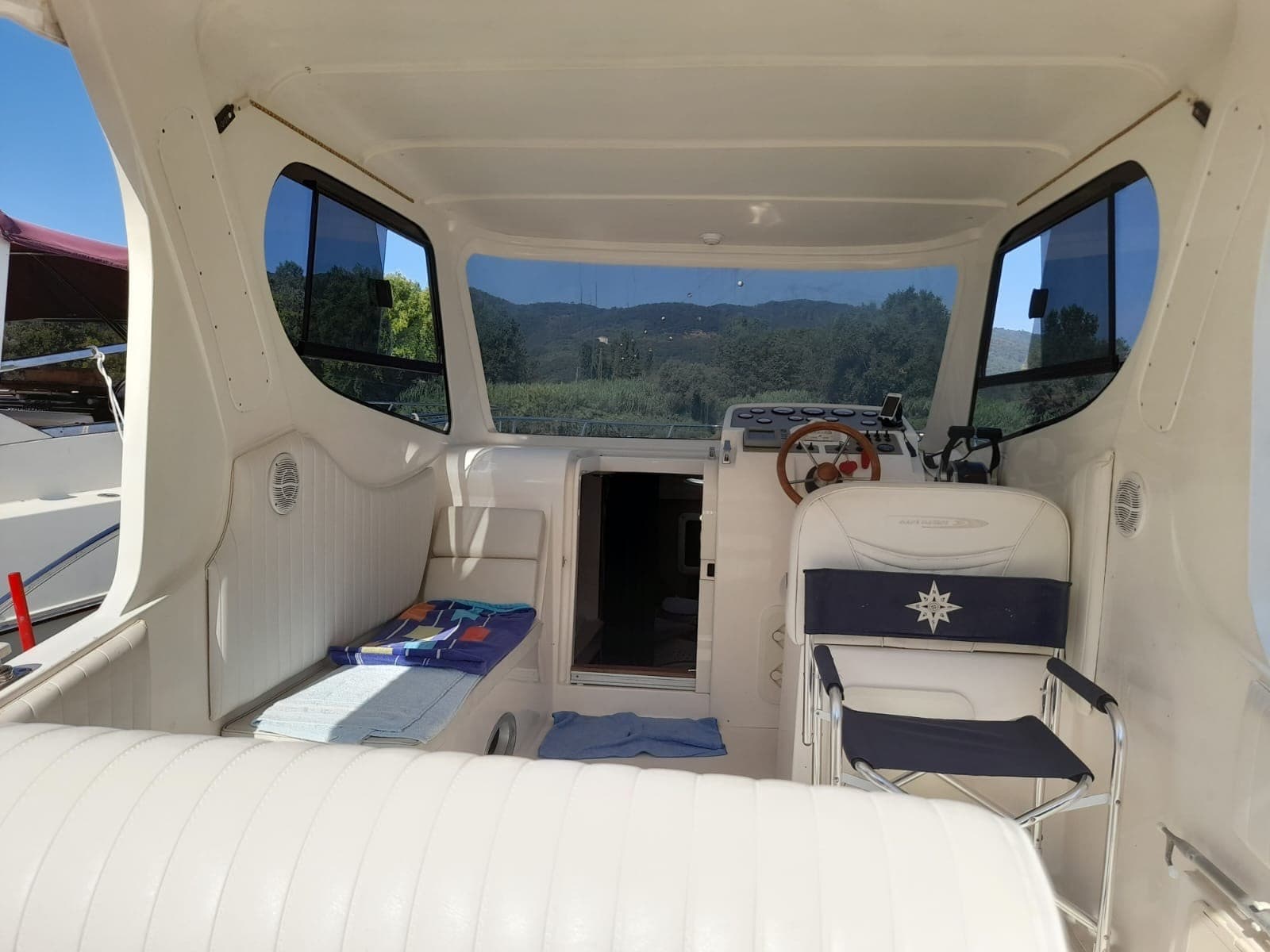 Manò Marine Mano' 24,50 Cruiser - Detail View 1 Manò Marine Mano' 24,50 Cruiser - Detail View 1