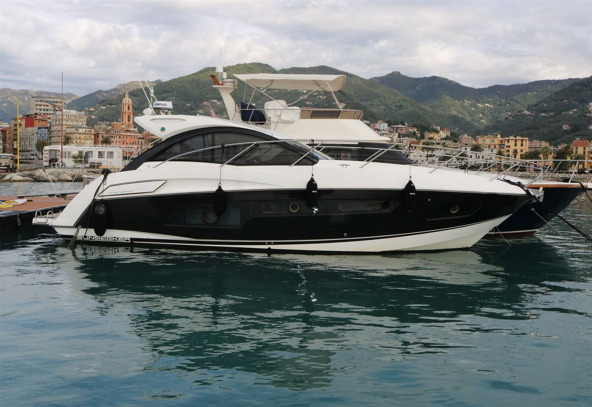 Sunseeker Portofino 40 - Main View Sunseeker Portofino 40 - Main View