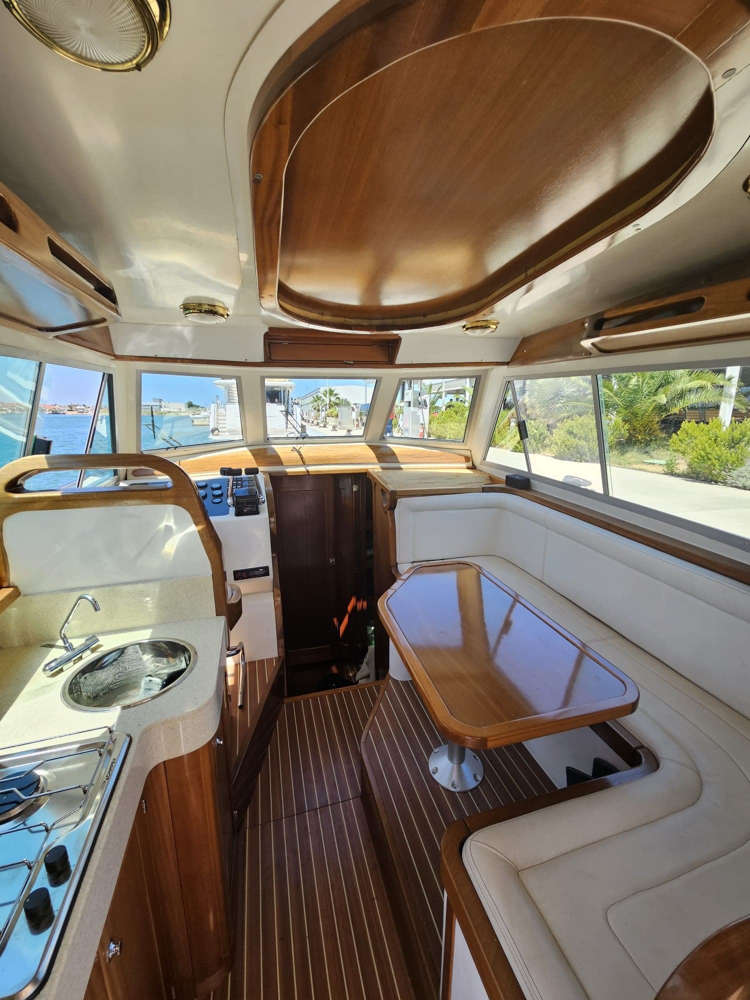 Coronet 32 - Detail View 1 Coronet 32 - Detail View 1