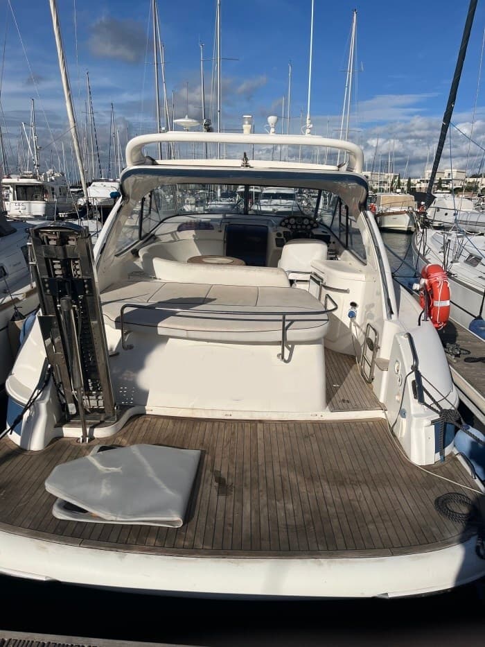 Bavaria Bmb 38 Ht - Deck View Bavaria Bmb 38 Ht - Deck View