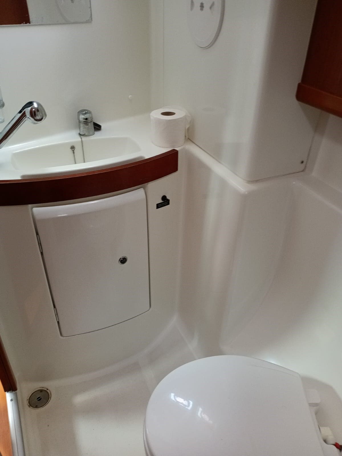 Beneteau OCEANIS 43 used - hero image 14