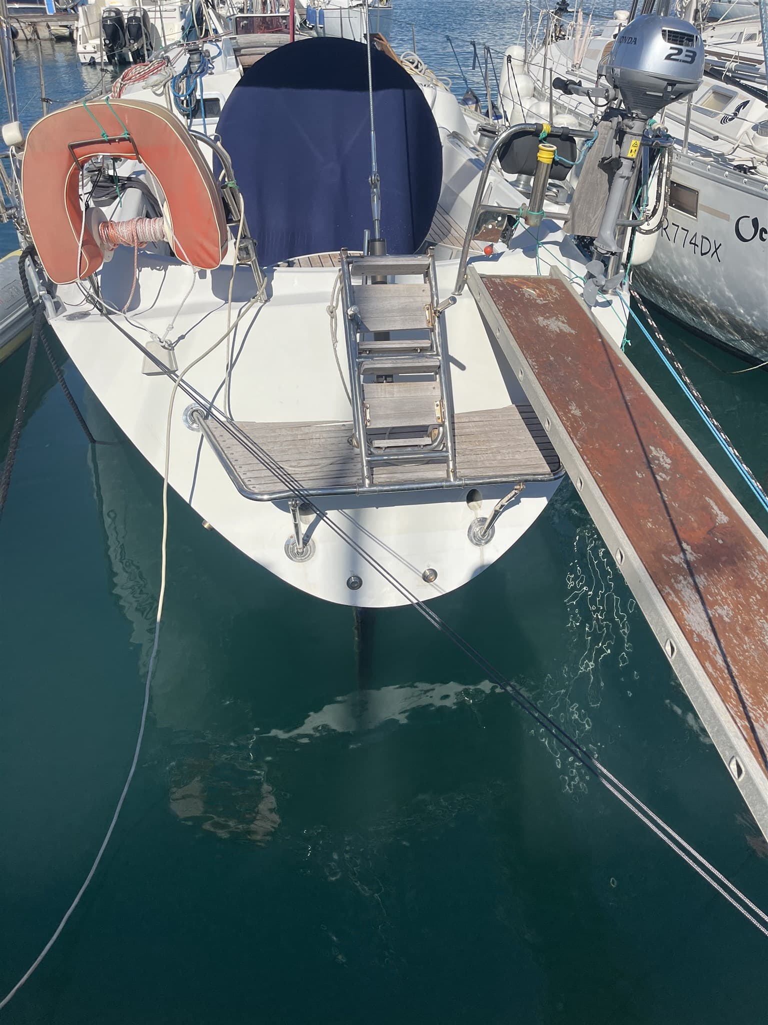 Beneteau First 375 - Interior View Beneteau First 375 - Interior View