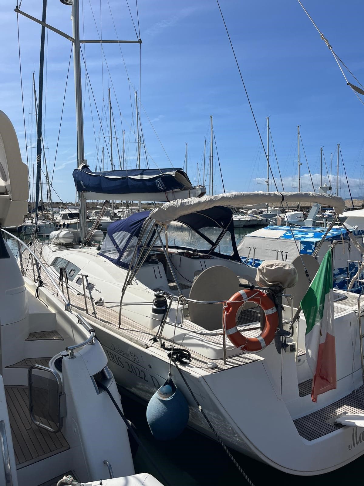Beneteau Oceanis 50 - Interior View Beneteau Oceanis 50 - Interior View