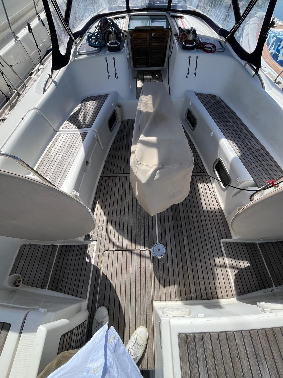 Beneteau Oceanis 50 - Deck View Beneteau Oceanis 50 - Deck View