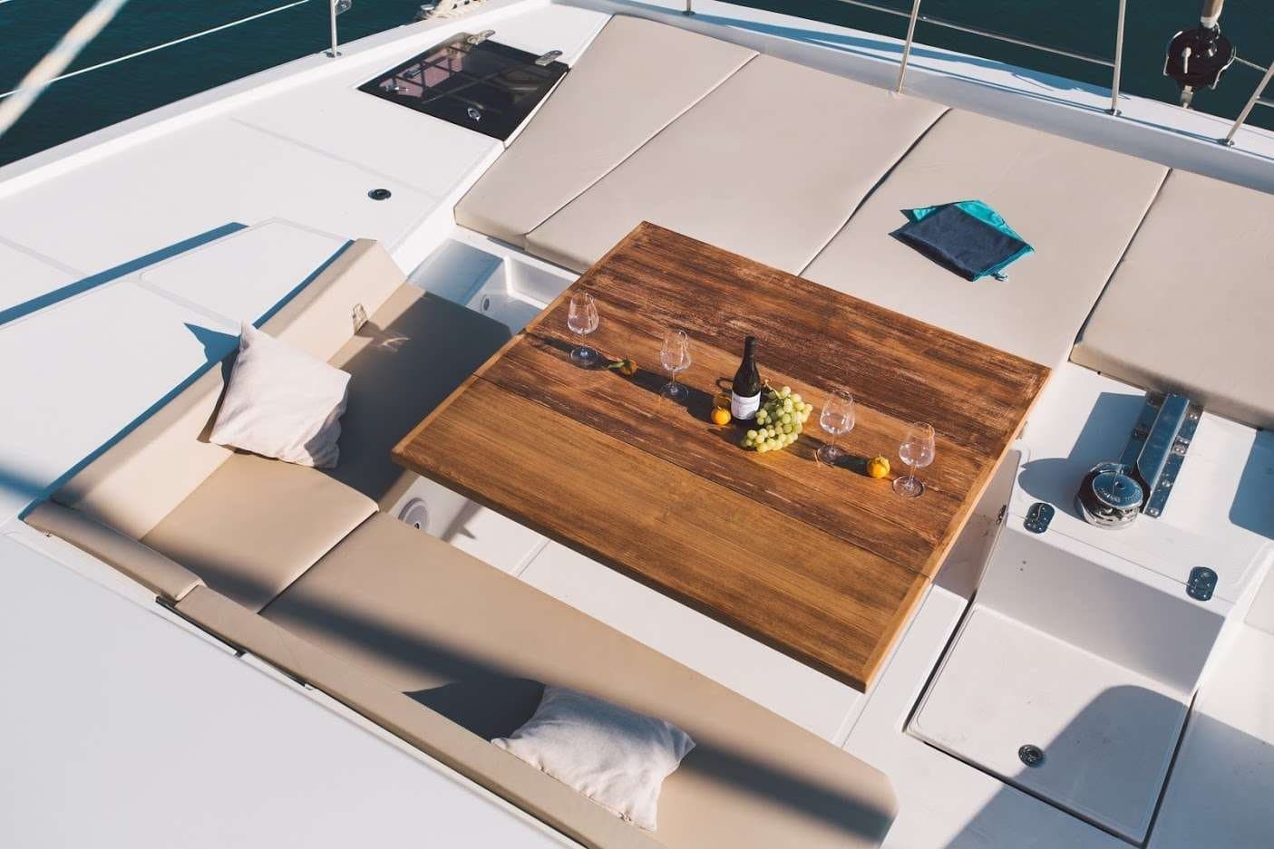 Catana Bali 5.4 - Deck View Catana Bali 5.4 - Deck View