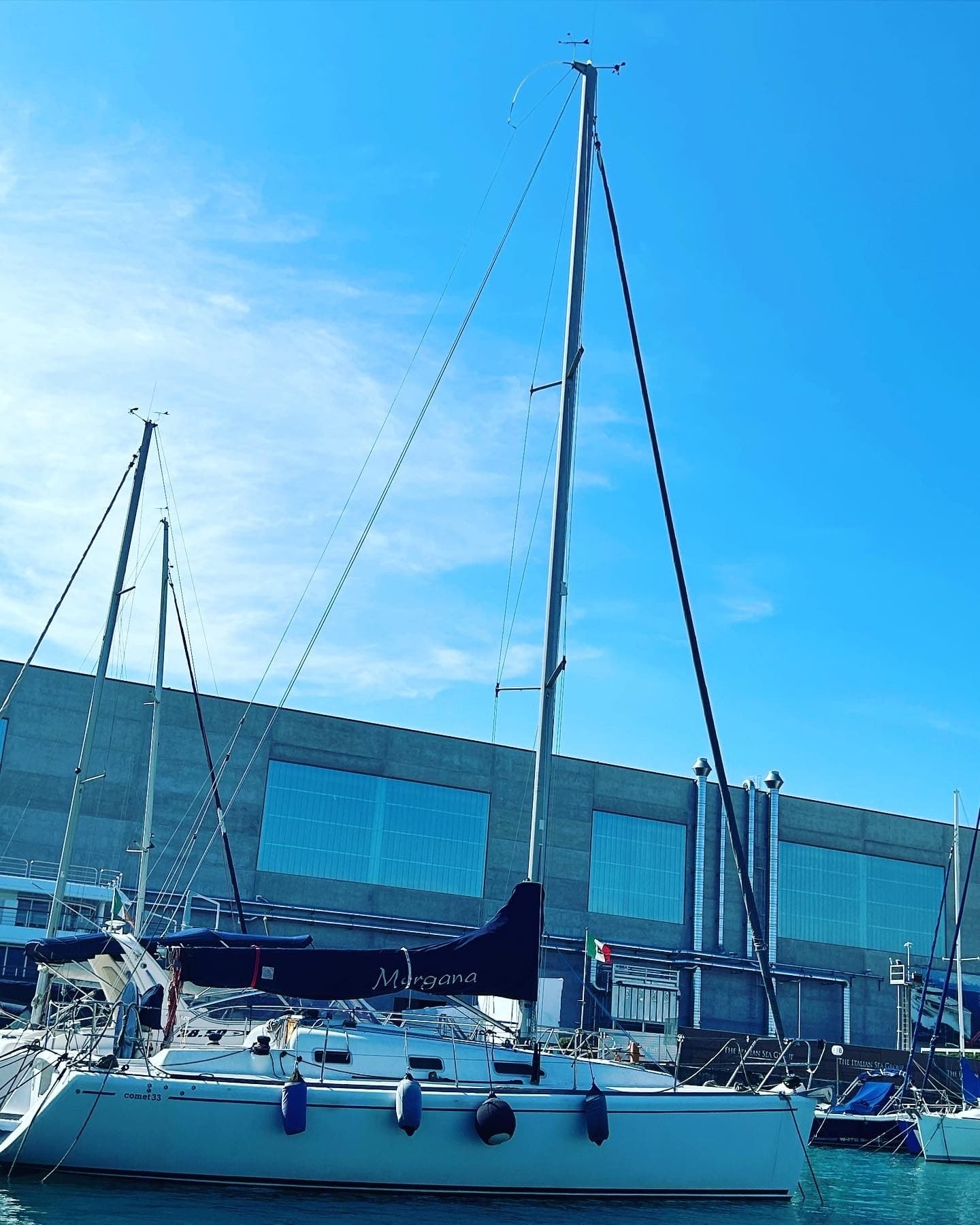 Comar Comet 33 - Deck View Comar Comet 33 - Deck View