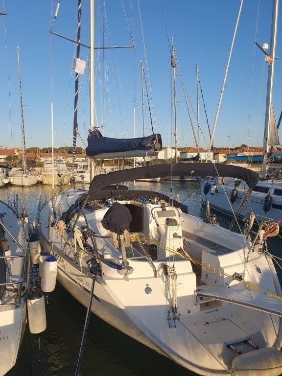 Bavaria 41 - Interior View Bavaria 41 - Interior View