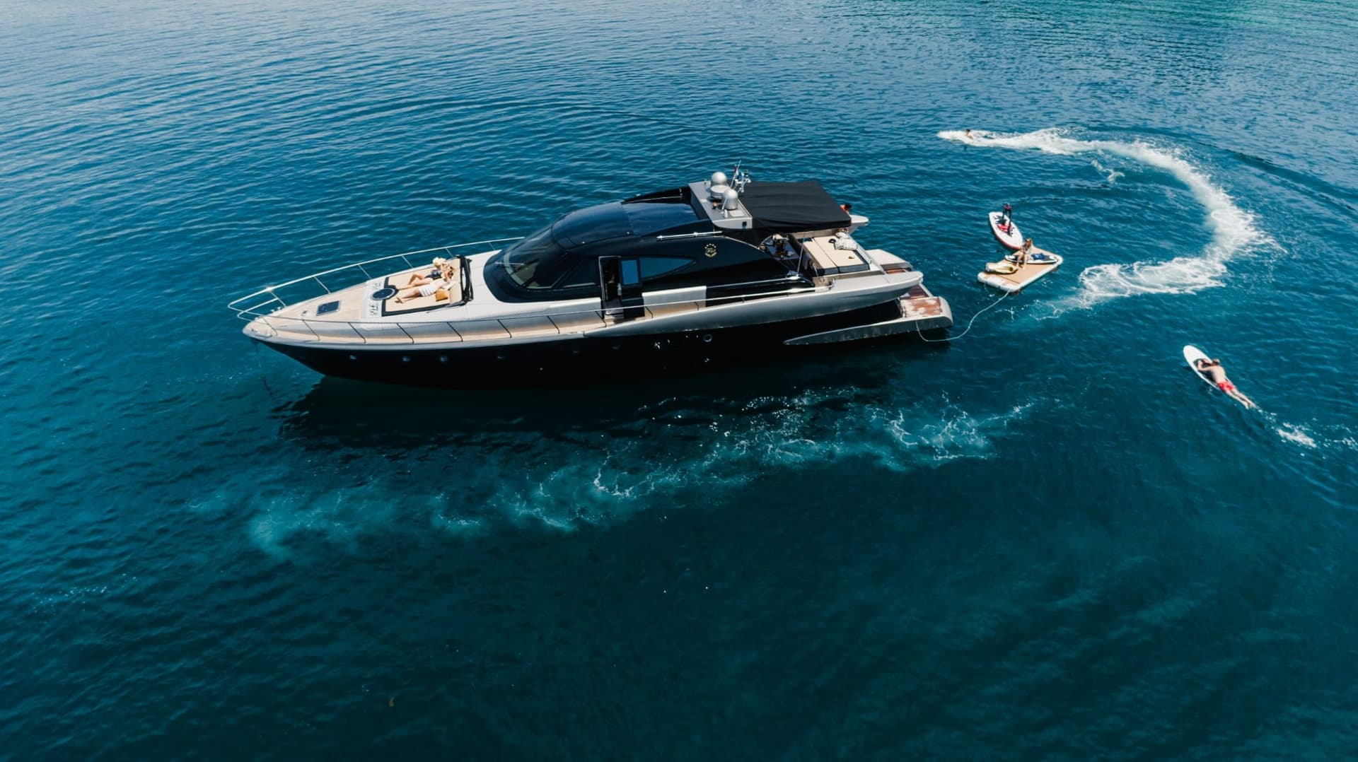 Fashion Yachts FASHION 68 usato - foto hero 3