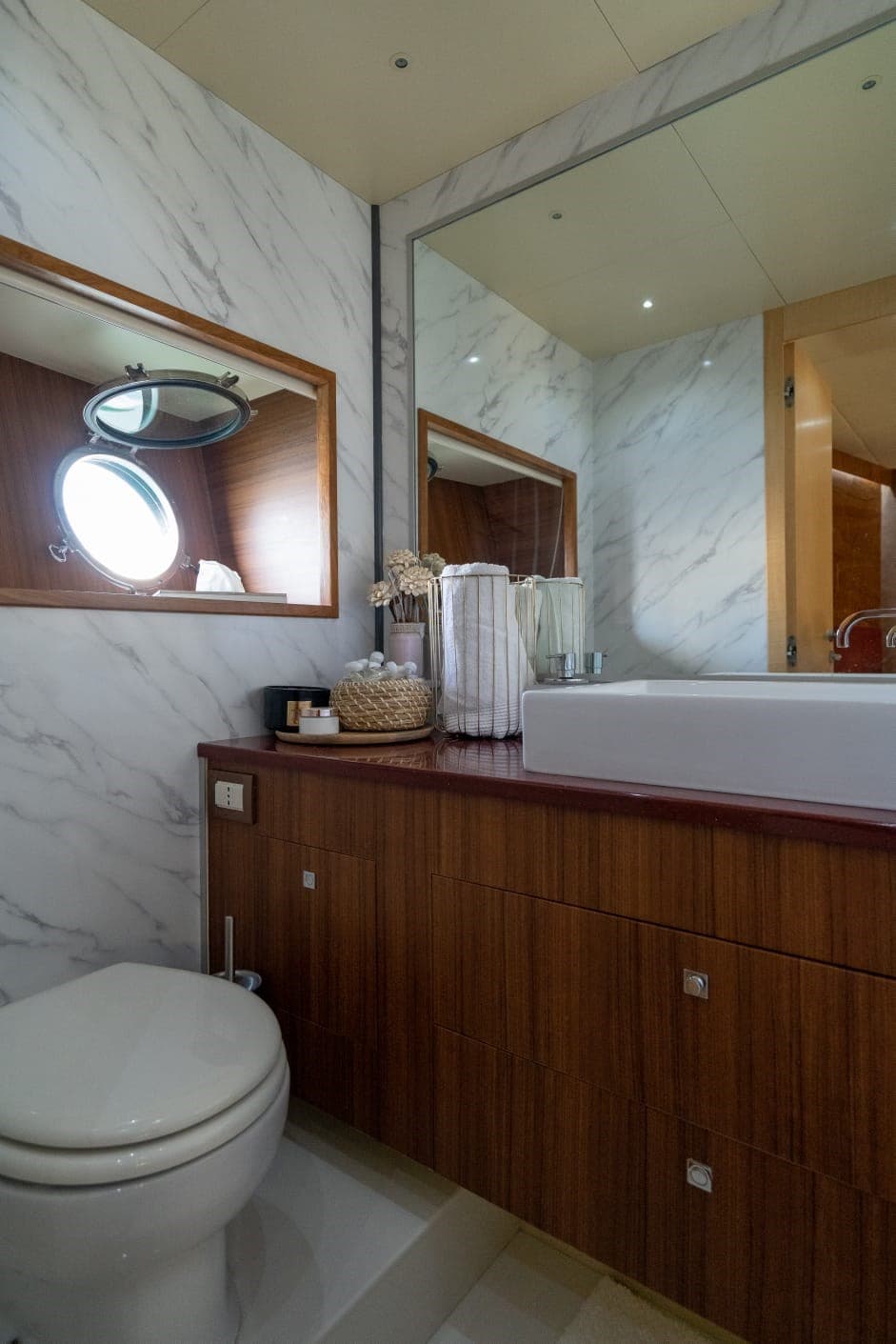 Fashion Yachts FASHION 68 used - hero image 16
