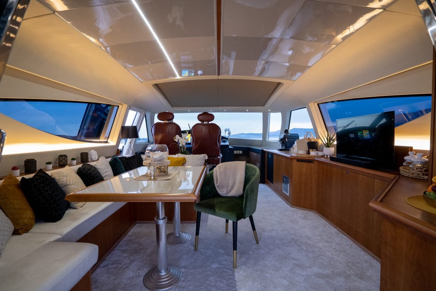 Fashion Yachts FASHION 68 usato - foto hero 8