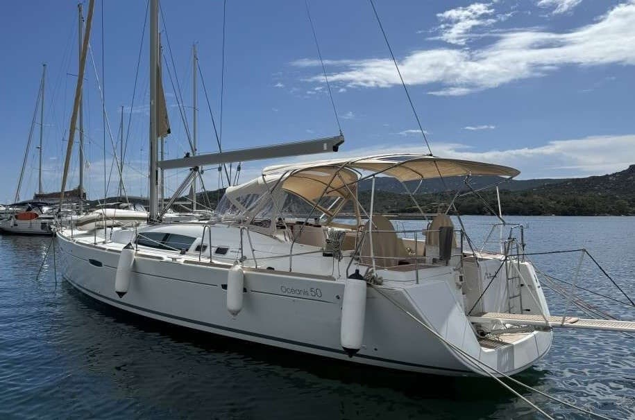 Beneteau Oceanis 50 - Interior View Beneteau Oceanis 50 - Interior View