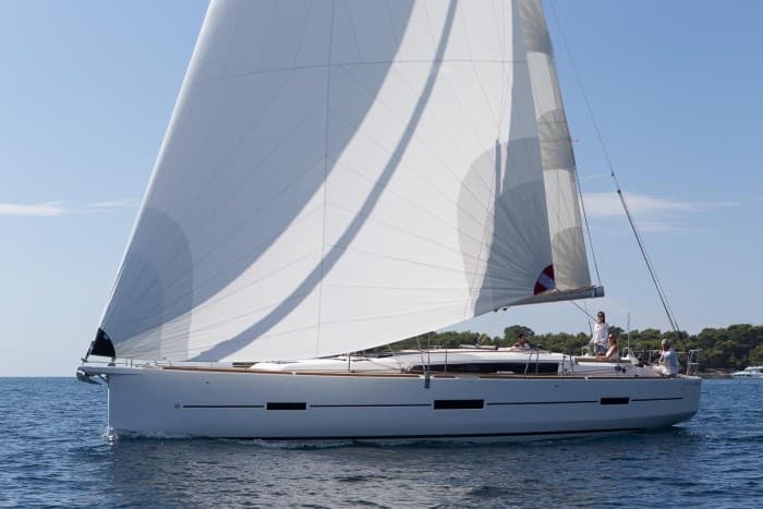 Dufour Yachts 460 Grandlarge d'occasion - image hero 3