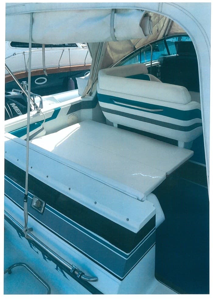 Formula 29 Pc - Deck View Formula 29 Pc - Deck View