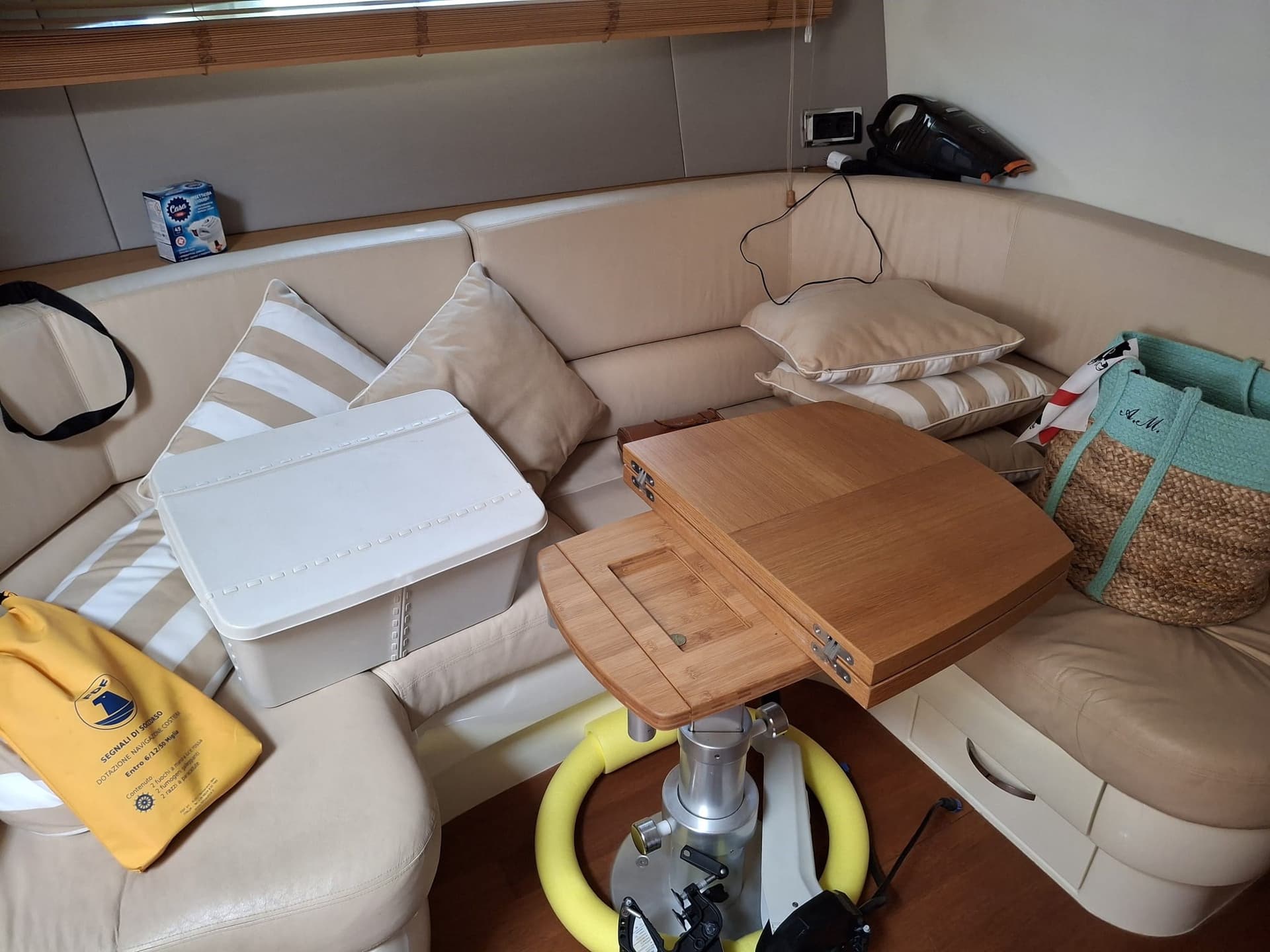 Fairline Targa 44 Ht - Detail View 1 Fairline Targa 44 Ht - Detail View 1