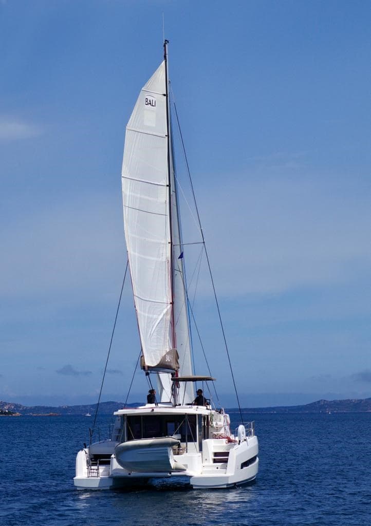 Catana Bali 4.1 - Deck View Catana Bali 4.1 - Deck View