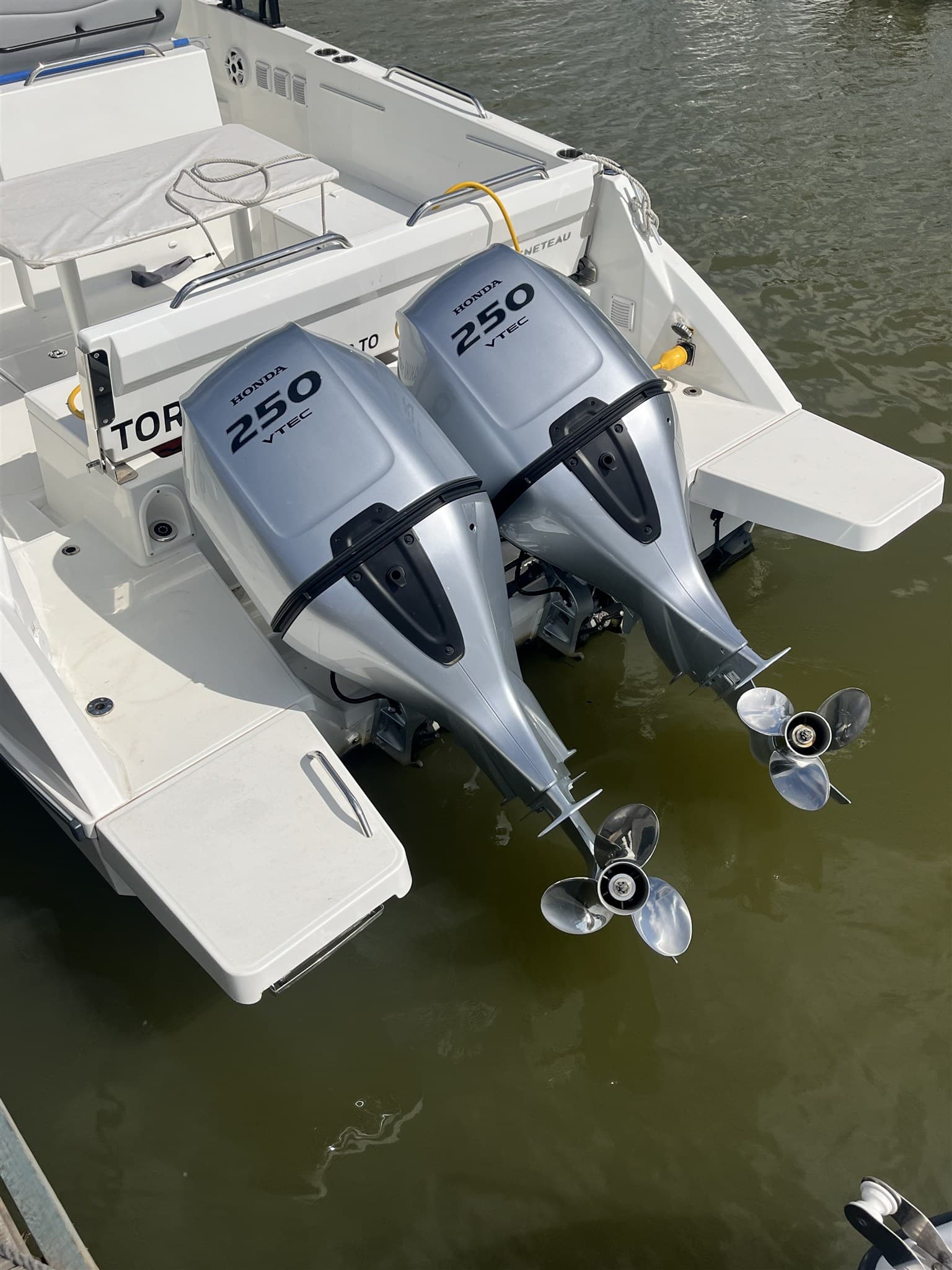 Beneteau Flyer 9 - Detail View 1 Beneteau Flyer 9 - Detail View 1