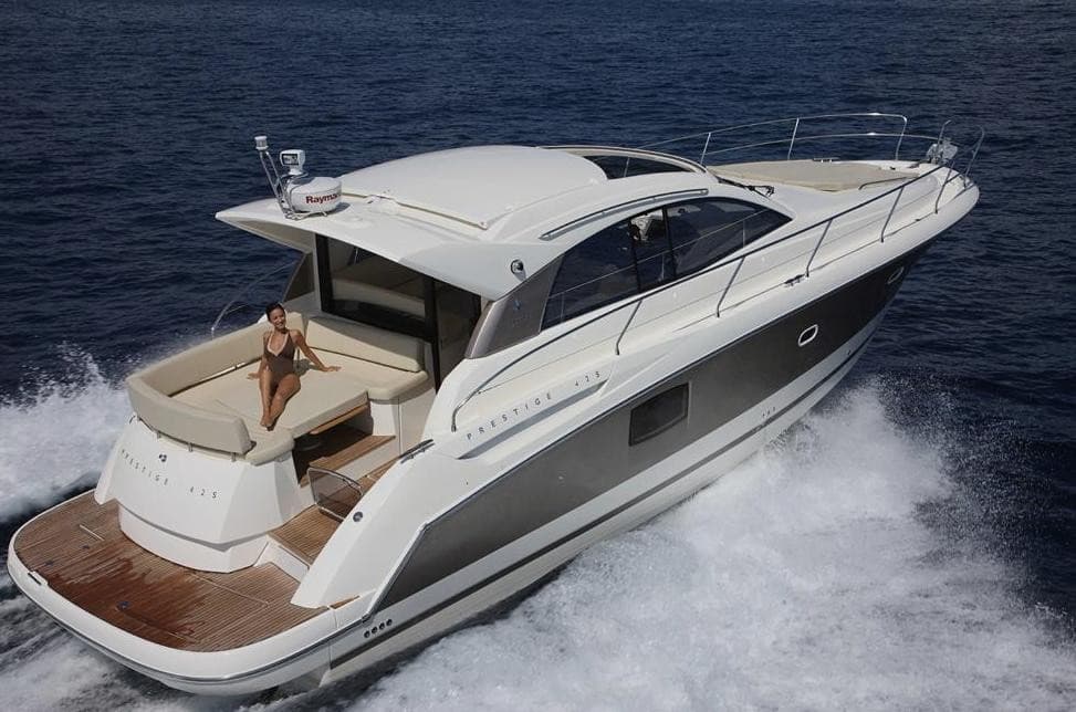 Prestige Prestige 440 S - Detail View 1 Prestige Prestige 440 S - Detail View 1