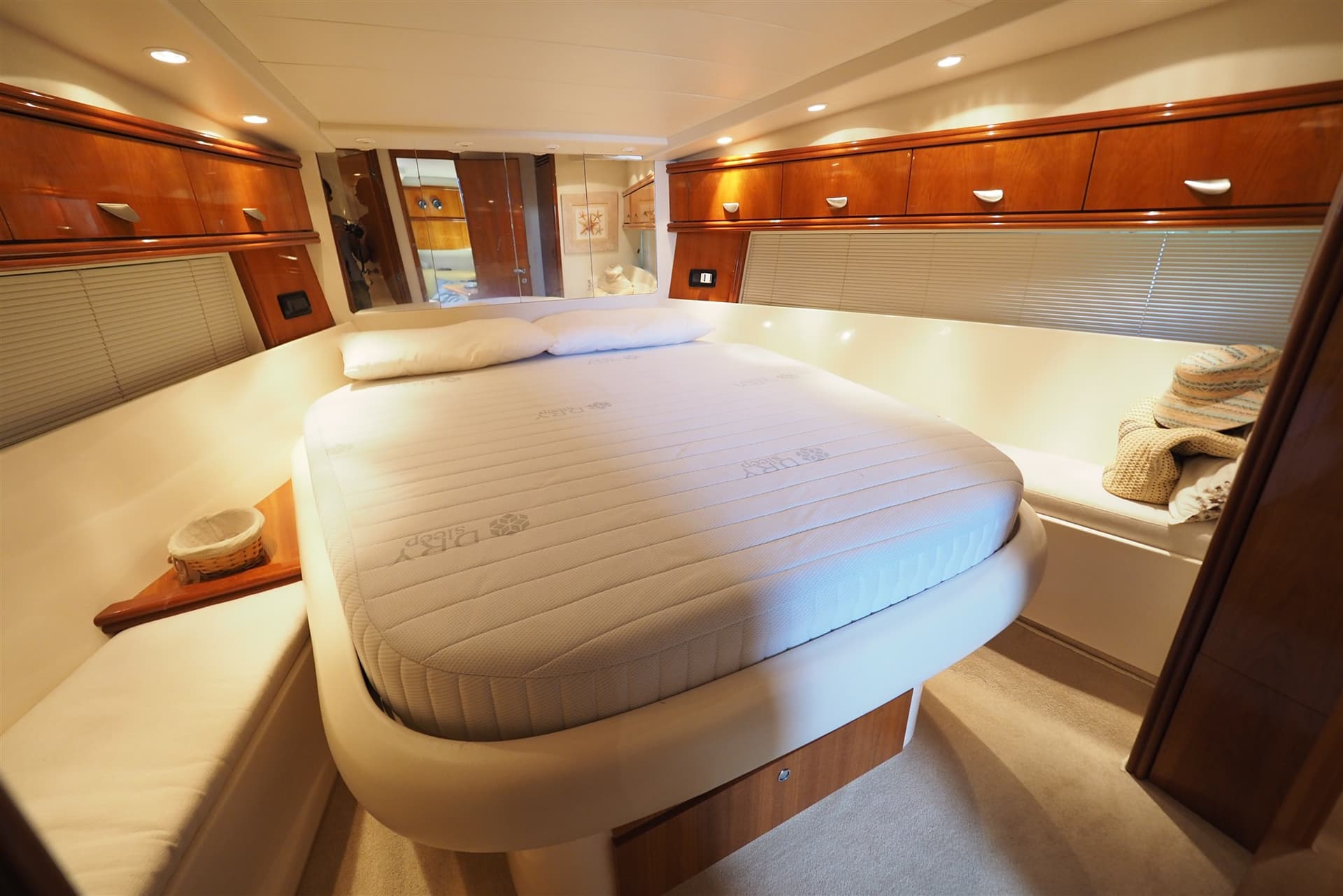 Pershing Pershing 45' Limited - Deck View Pershing Pershing 45' Limited - Deck View