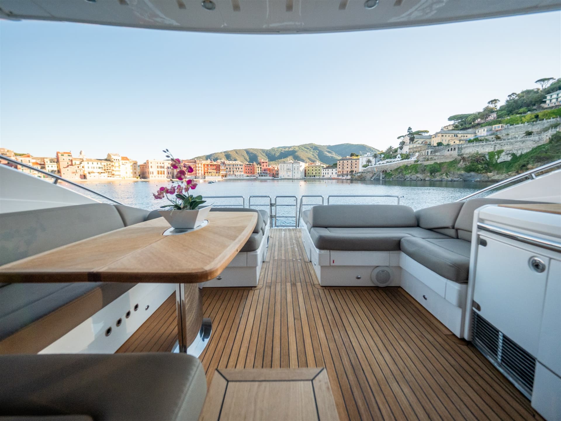 Princess Yachts V 70 used - hero image 20