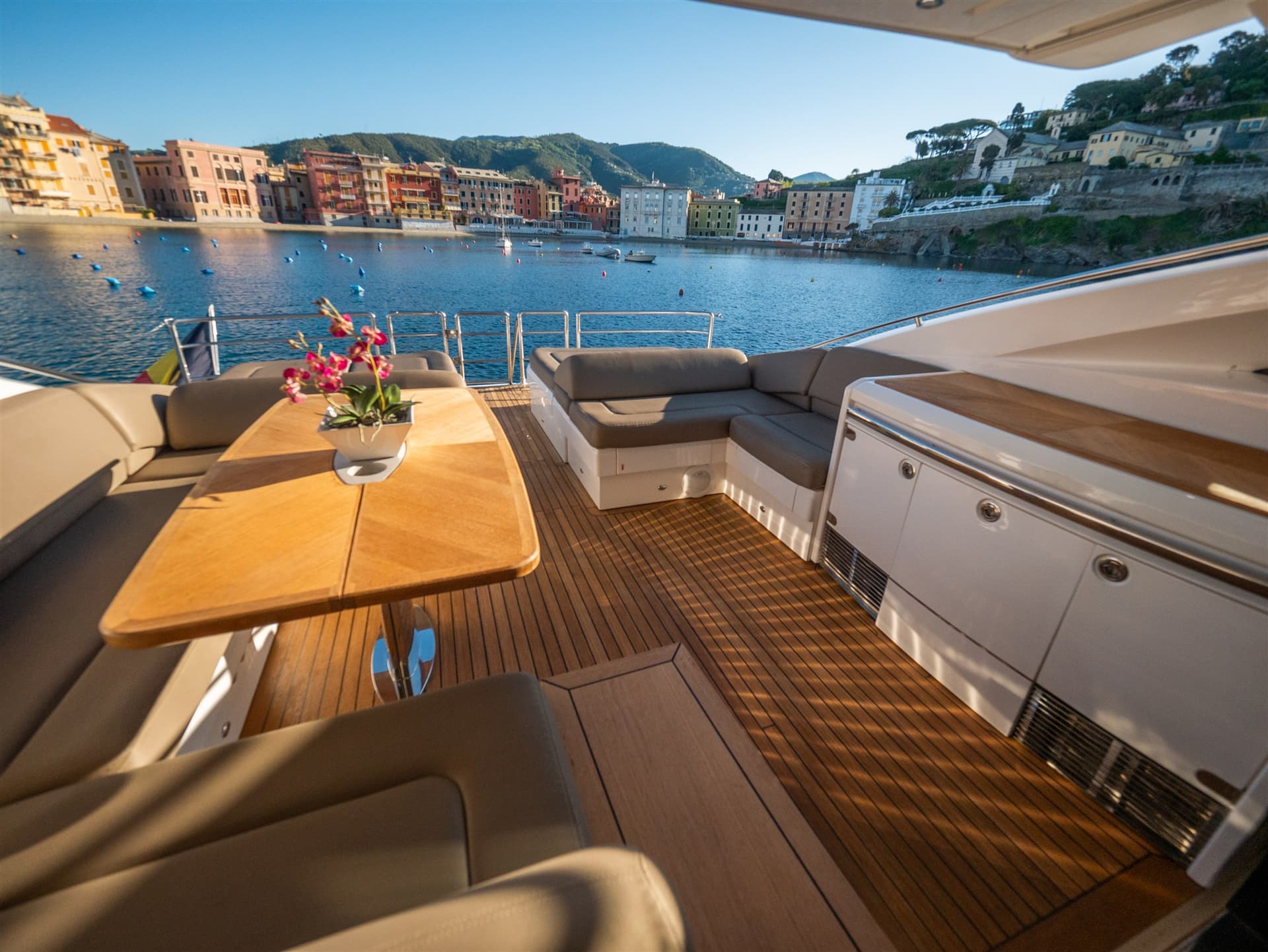 Princess Yachts V 70 used - hero image 22