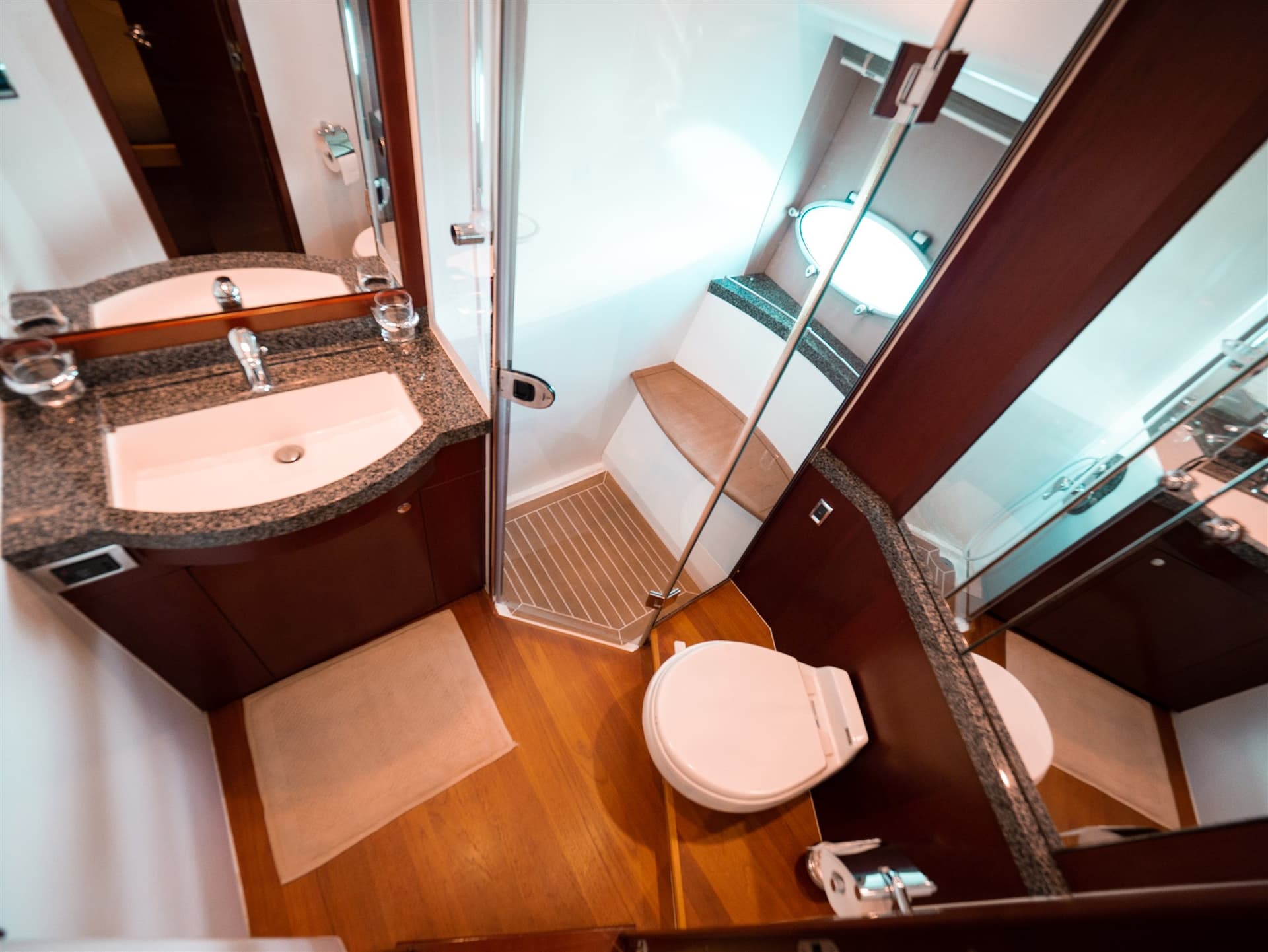Princess Yachts V 70 gebraucht - Hauptbild 13
