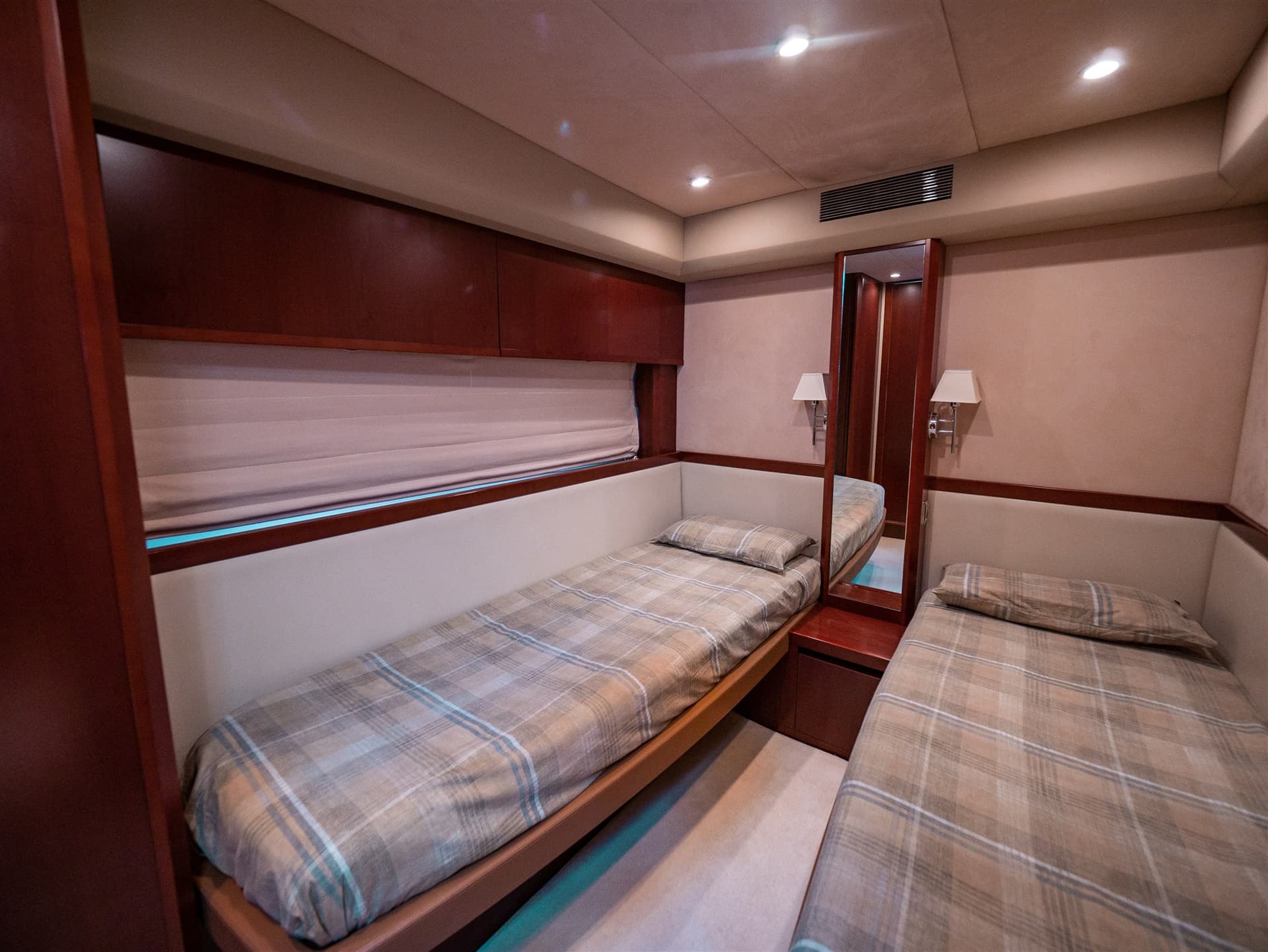 Princess Yachts V 70 gebraucht - Hauptbild 14
