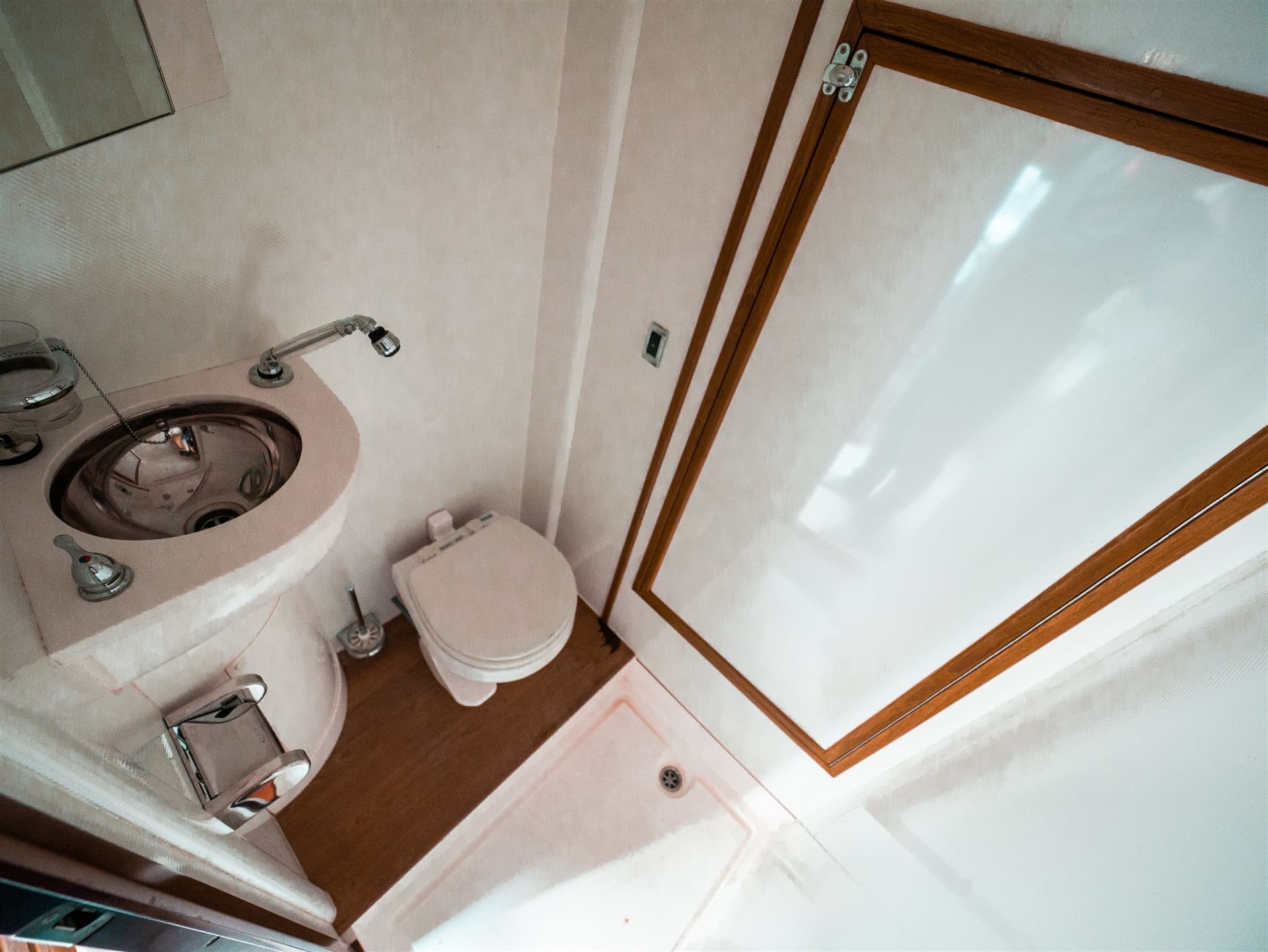 Princess Yachts V 70 used - hero image 19
