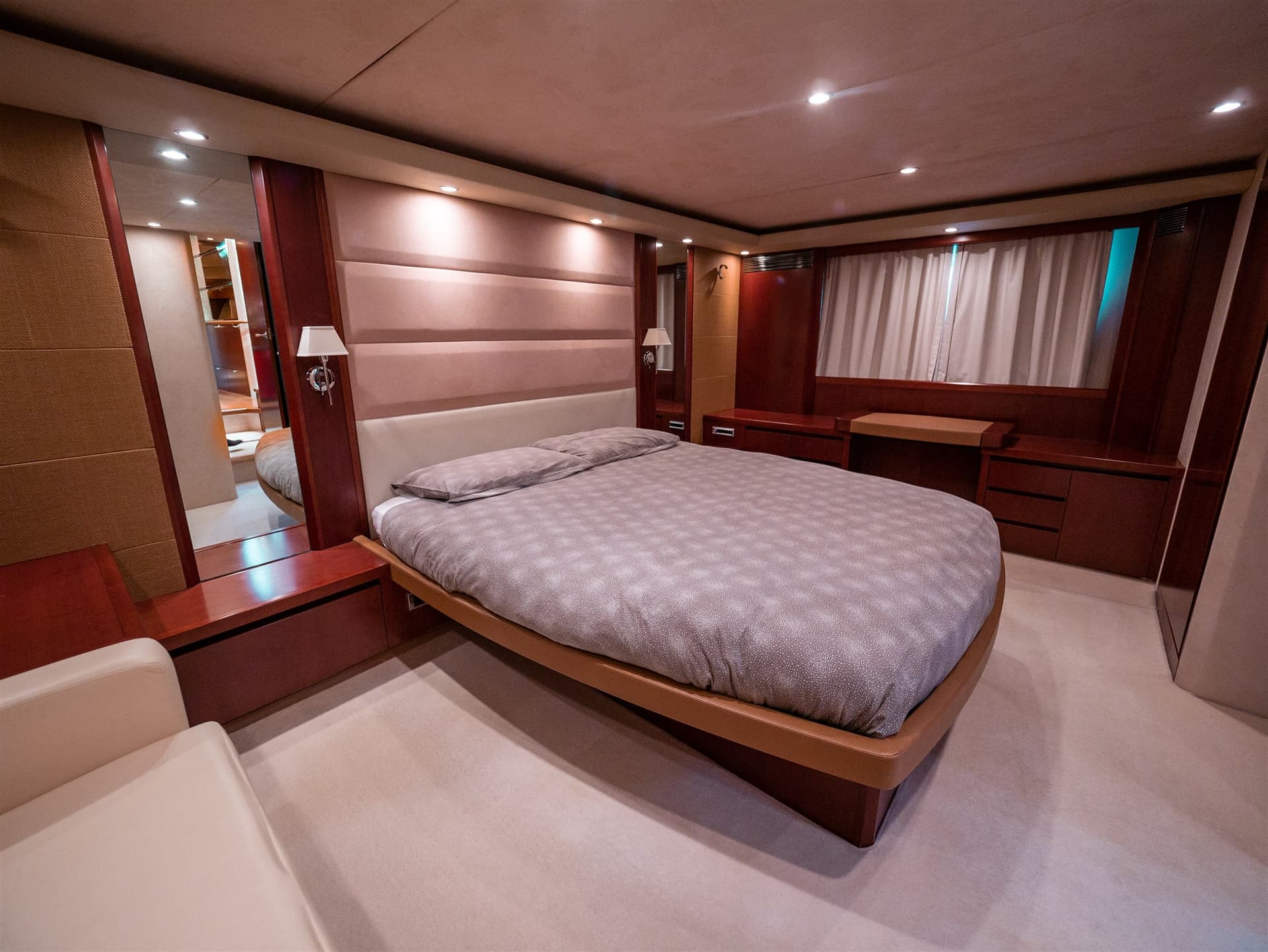 Princess Yachts V 70 gebraucht - Hauptbild 7