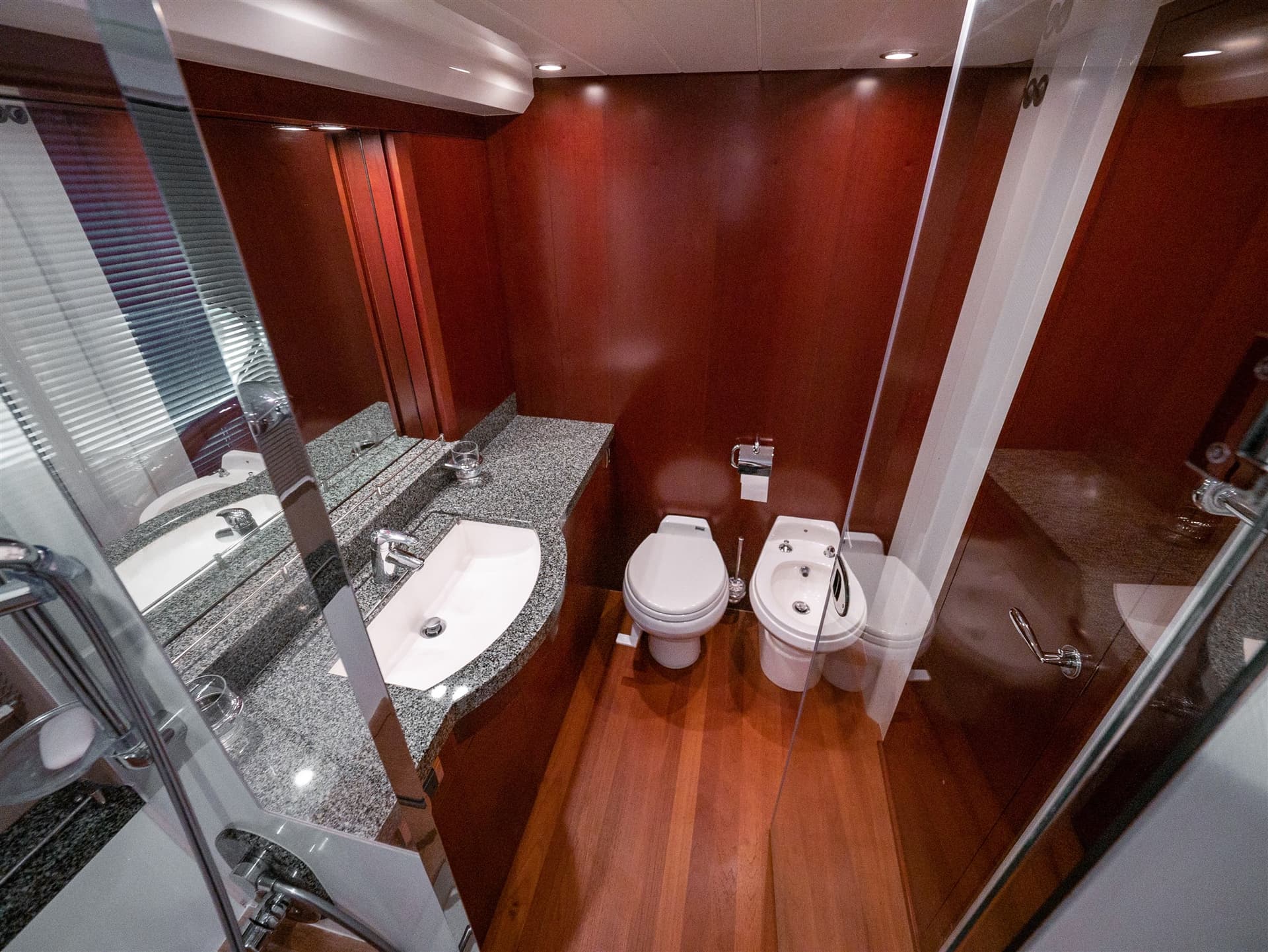 Princess Yachts V 70 used - hero image 10