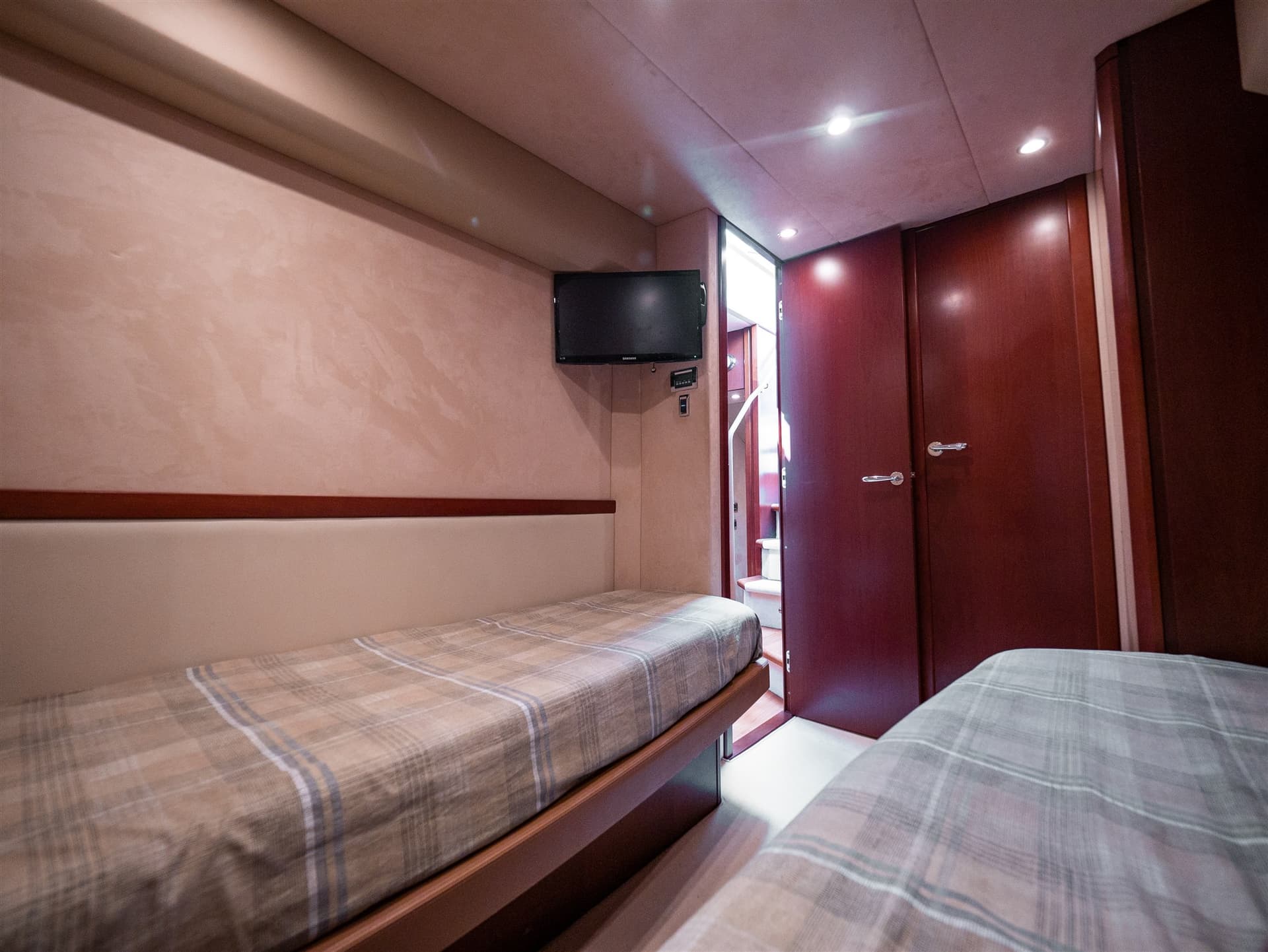 Princess Yachts V 70 gebraucht - Hauptbild 15