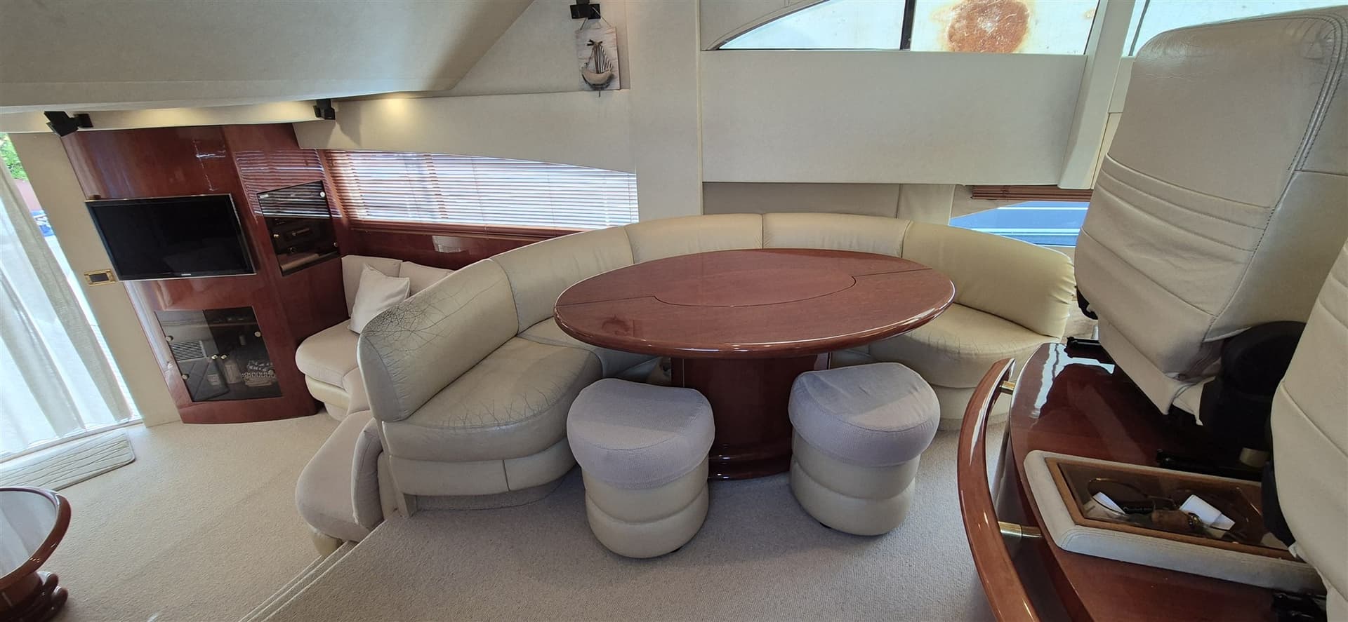 Fairline Squadron 62 - Interior View Fairline Squadron 62 - Interior View