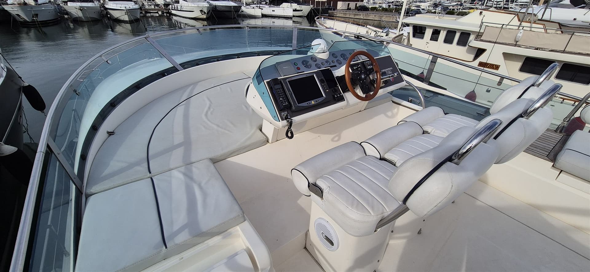Fairline SQUADRON 62 usato - foto hero 15