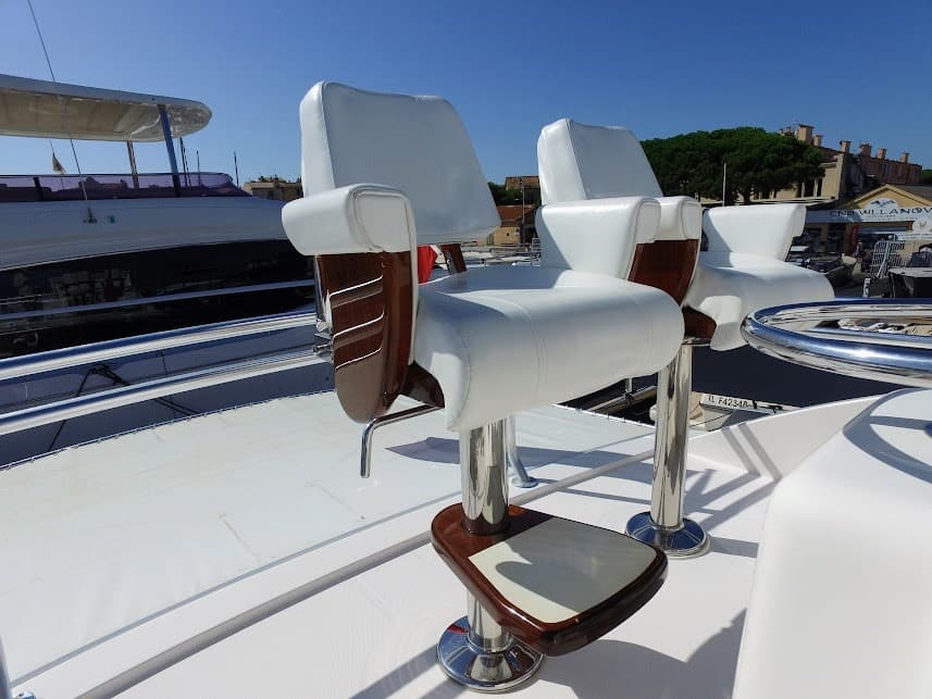 Bertram Yacht 540 Convertible usato - foto hero 19