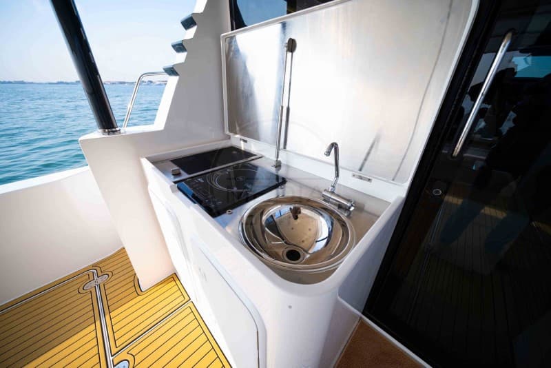 Gulf Craft Silvercat 46 Lux used - hero image 8