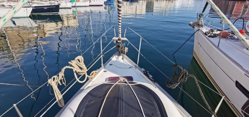 Bavaria 46 - Deck View Bavaria 46 - Deck View