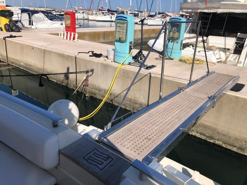 Ferretti 54 - Deck View Ferretti 54 - Deck View