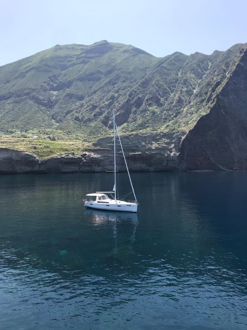 Beneteau Oceanis 45 - Interior View Beneteau Oceanis 45 - Interior View