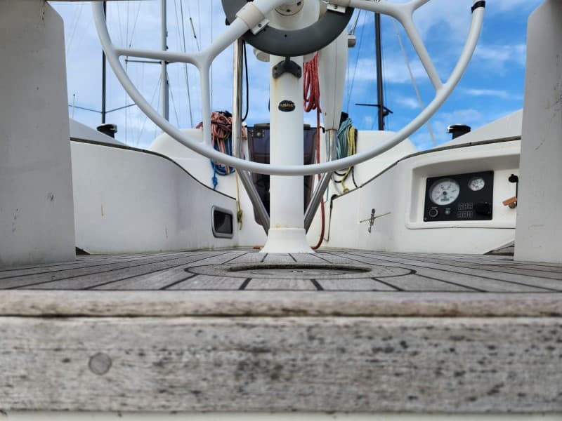 Comar Comet 33 S - Deck View Comar Comet 33 S - Deck View