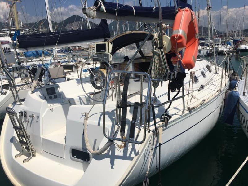 Beneteau Oceanis 321 - Interior View Beneteau Oceanis 321 - Interior View