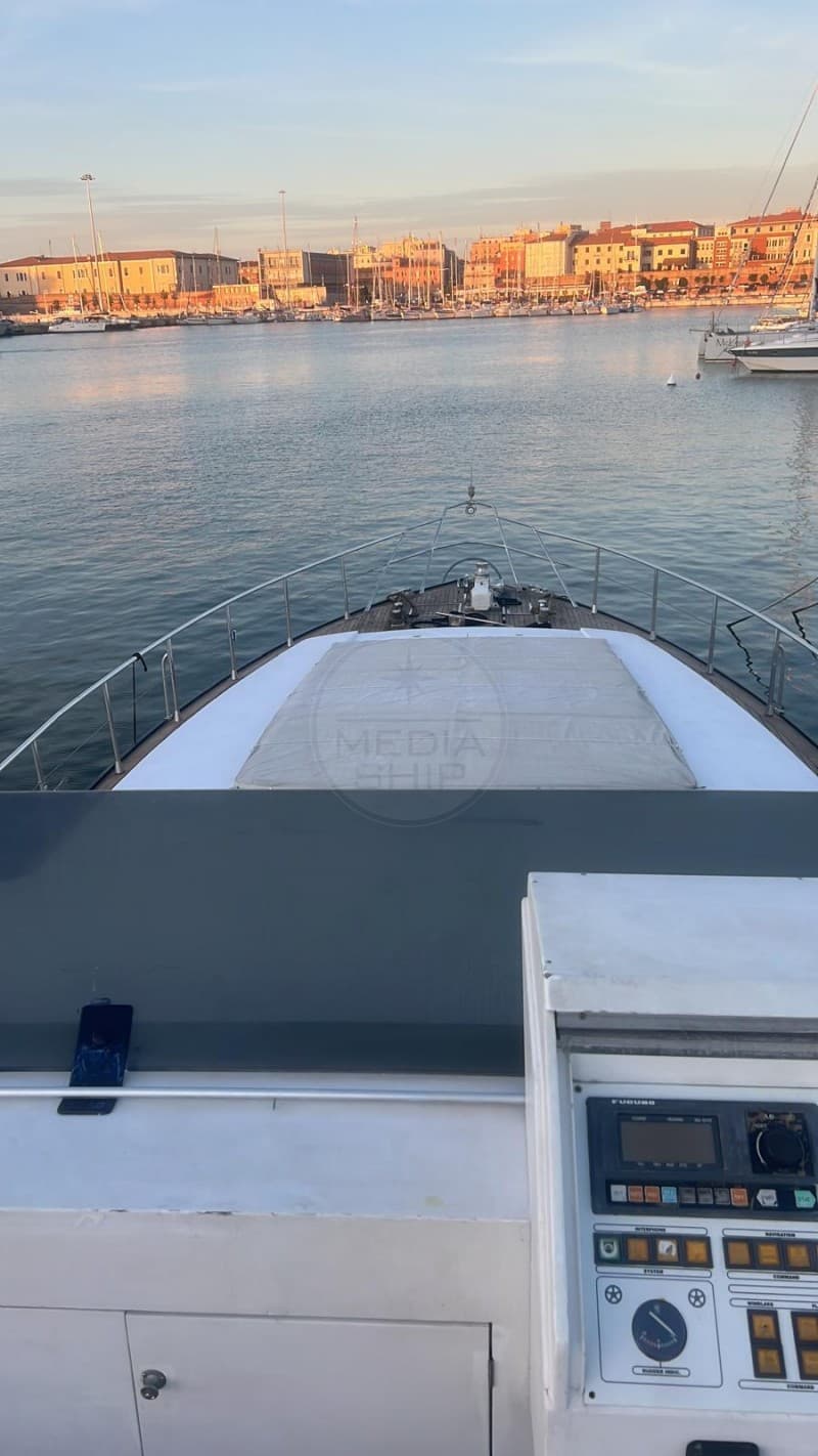 Cantieri di Pisa Akhir 18 - Deck View Cantieri di Pisa Akhir 18 - Deck View