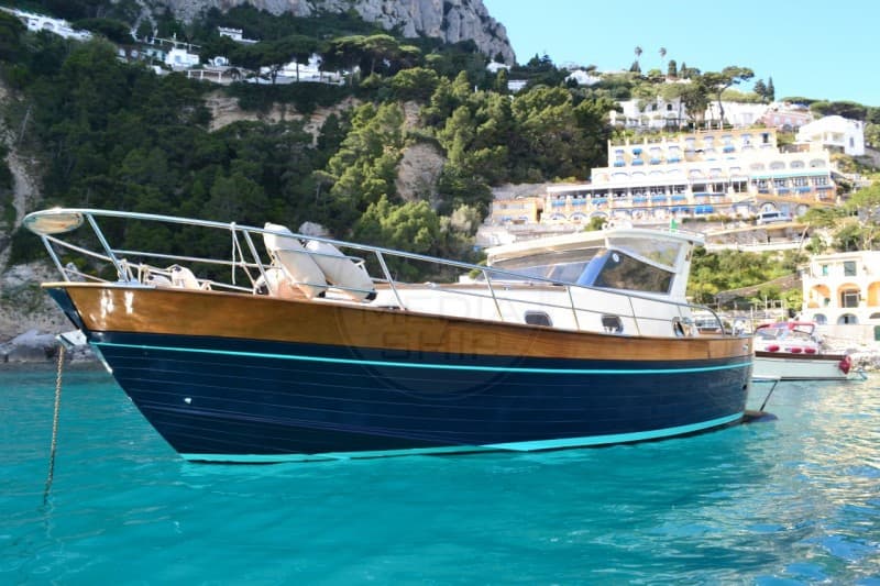 Nautica Esposito Futura Cabin 38 - Detail View 1 Nautica Esposito Futura Cabin 38 - Detail View 1