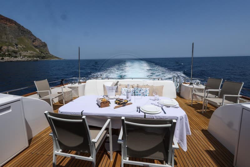 Tecnomar Velvet 26 - Deck View Tecnomar Velvet 26 - Deck View