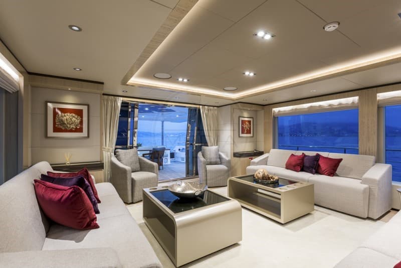 Gulf Craft Majesty 100 usato - foto hero 24