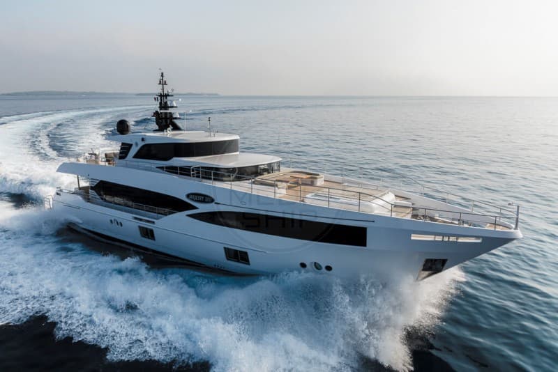 Gulf Craft Majesty 100 usato - foto hero 8