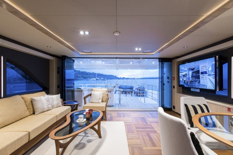 Gulf Craft Majesty 100 usato - foto hero 19