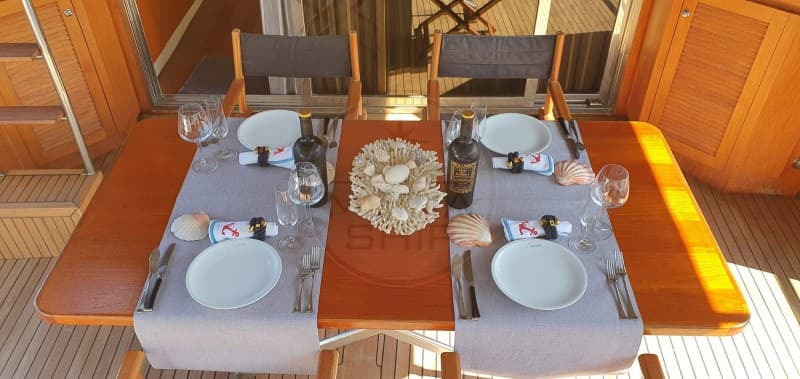 Versilcraft Ultraphantom - Deck View Versilcraft Ultraphantom - Deck View