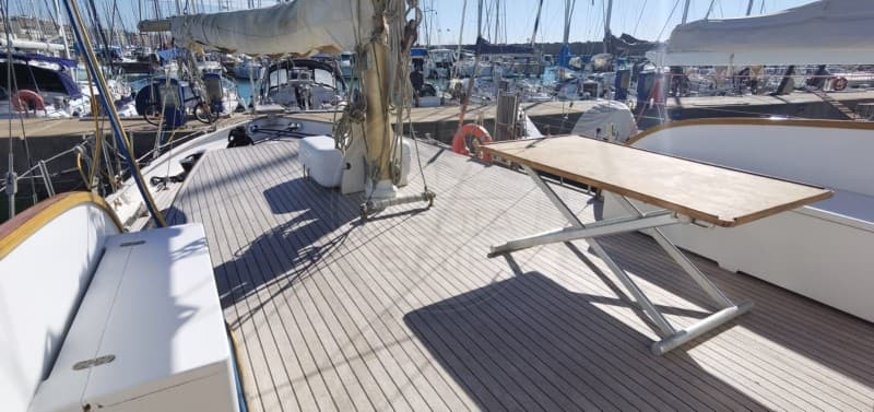 Camper & Nicholsons Camper & Nicholson 18 Mt - Interior View Camper & Nicholsons Camper & Nicholson 18 Mt - Interior View